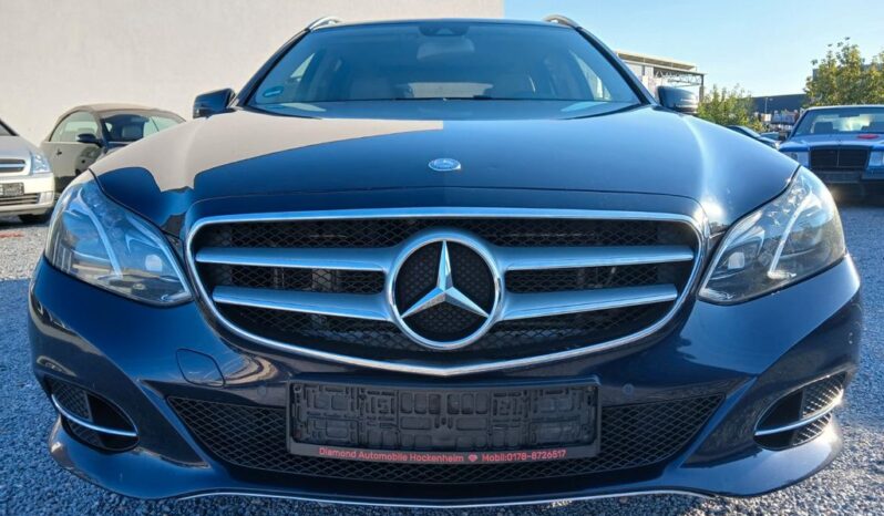 Mercedes-Benz E 220 T- Blue Efficiency voll