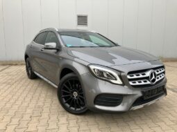 Mercedes-Benz GLA 200 voll