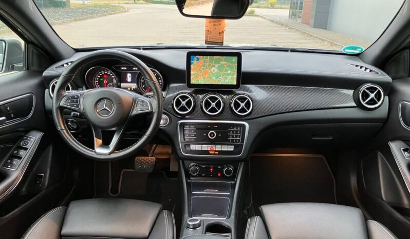 Mercedes-Benz GLA 200 voll