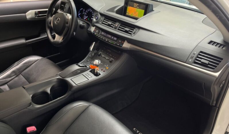 Lexus CT 200h voll